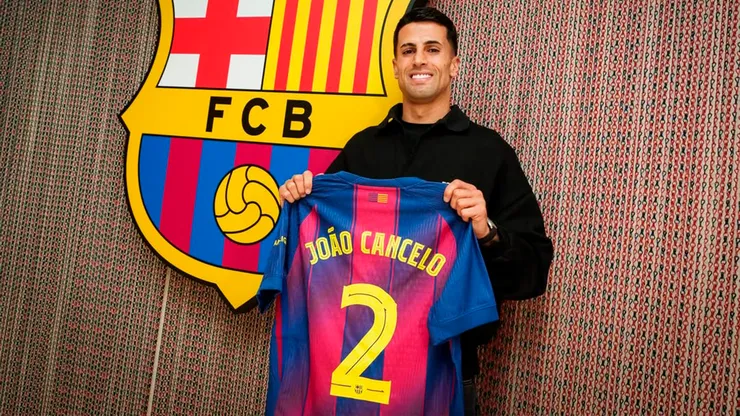 Joao Cancelo regresó al FC Barcelona