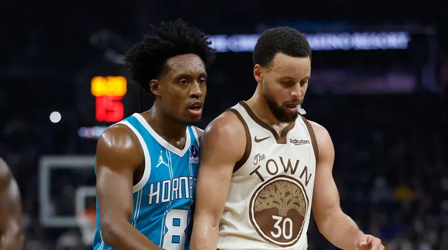 Collin Sexton y Stephen Curry en Warriors vs. Hornets. (Foto: Getty Images)