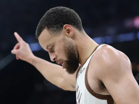 La jugada que Curry denunció en su contra: “No es baloncesto”