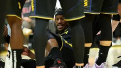 Jimmy Butler sufrió la rotura de ligamentos cruzados.