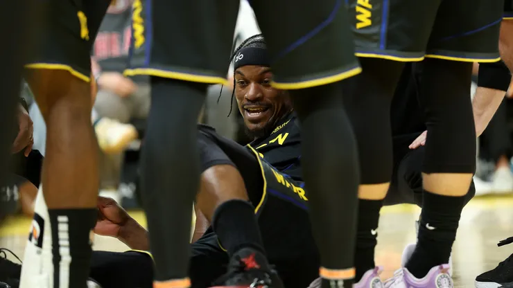 Jimmy Butler sufrió la rotura de ligamentos cruzados.
