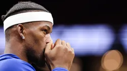 Jimmy Butler es baja en Warriors.