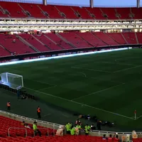 Caso de chapulines en Chivas: dos futbolistas, una mujer y un vestidor partido