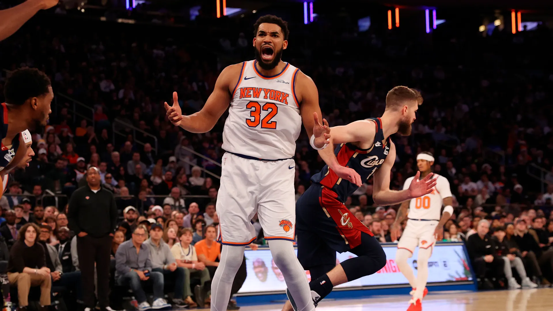 Karl-Anthony Towns podría cambiar a los New York Knicks por Golden State Warriors. (GETTY IMAGES)