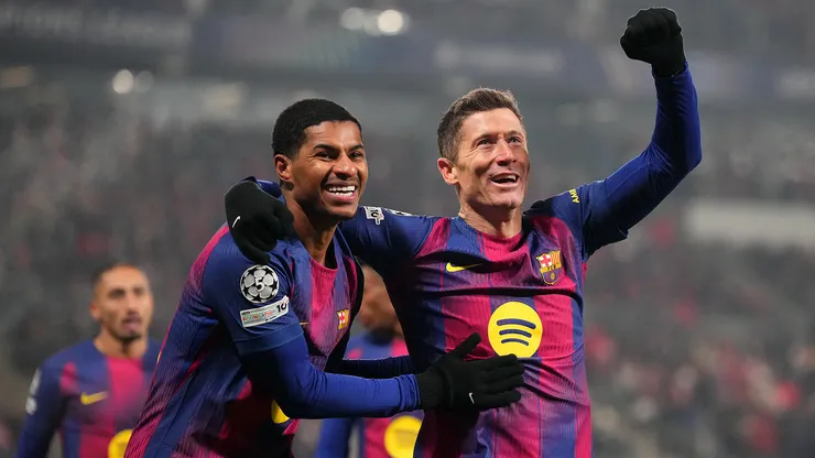 Marcus Rashford y Rober Lewandowski celebran en la victoria de Barcelona