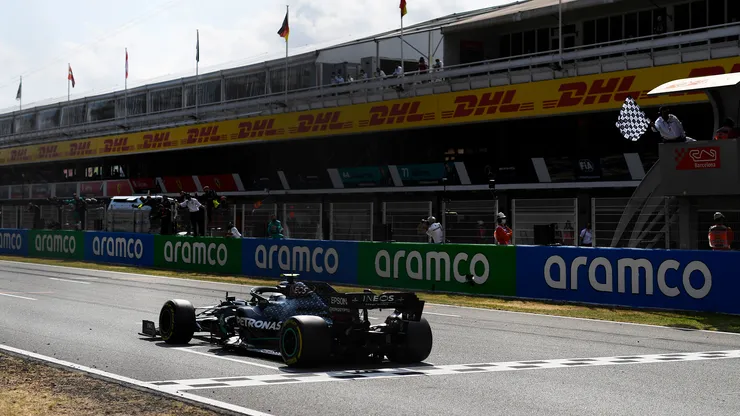 Bandera a cuadros en el Gran Premio de Barcelona
