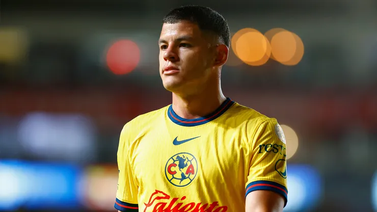 Richard Sánchez con la playera de América