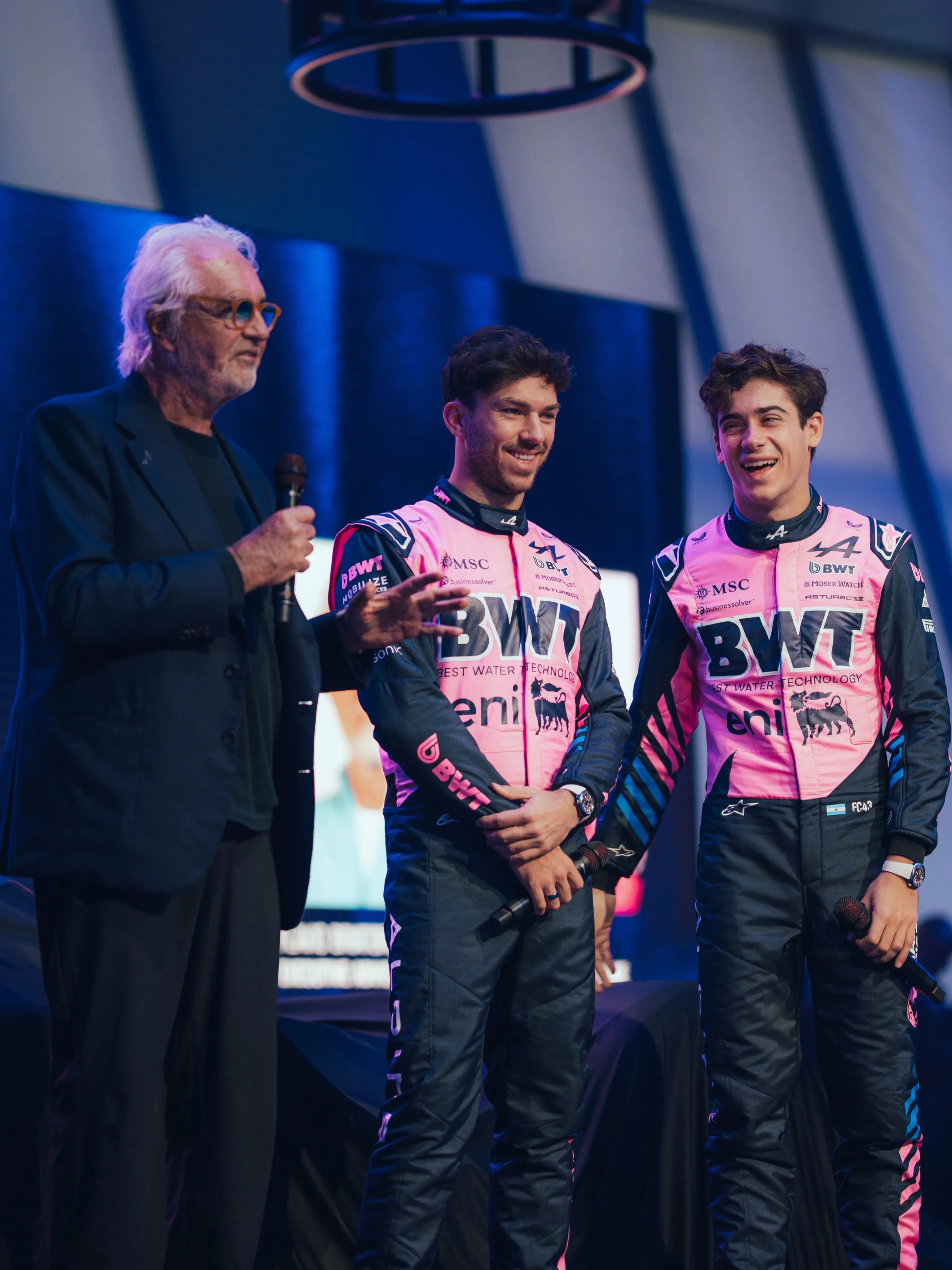 Flavio Briatore, Pierre Gasly y Franco Colapinto en la presentación del A526 (@AlpineF1Team)