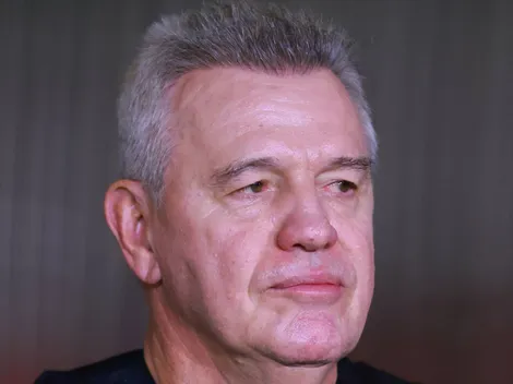 Por esto Javier Aguirre no estaría convencido de Julián Quiñones