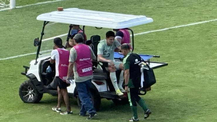 Israel Reyes salió lesionado en el México vs Bolivia