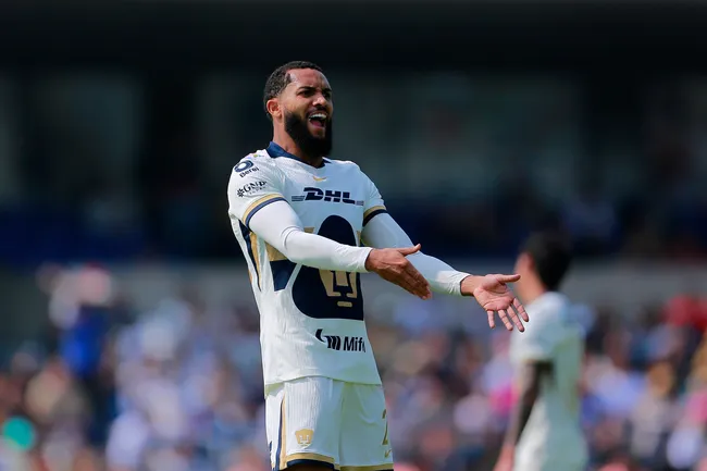 Juninho Vieira ya se estrenó en Pumas (JAM Media)