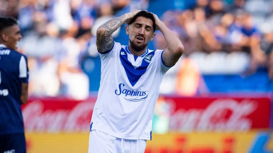 Diego Valdés, fundamental para la victoria de Vélez [Foto: CAVS]