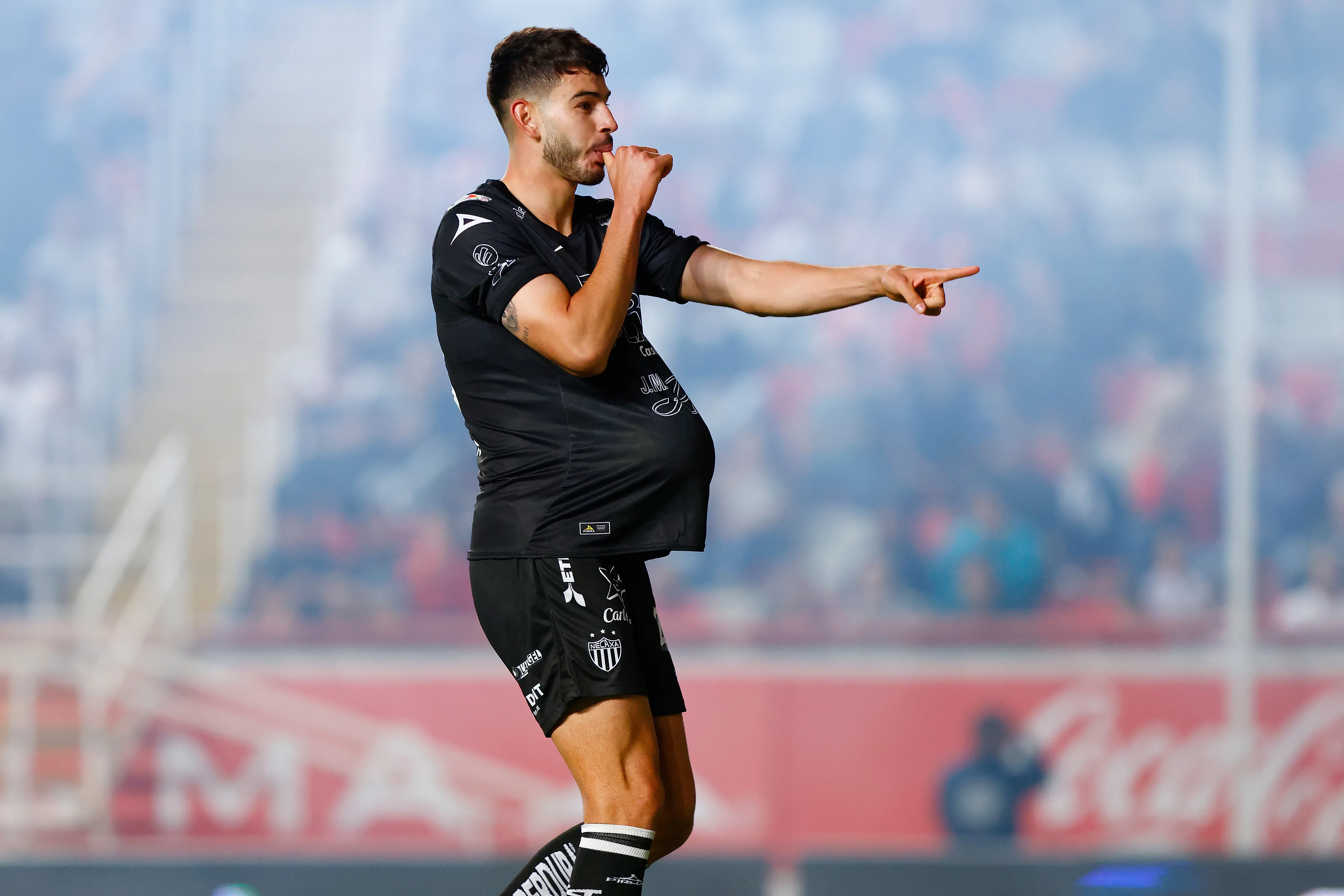 Alan Montes celebra un gol para Necaxa (GETTY IMAGES)