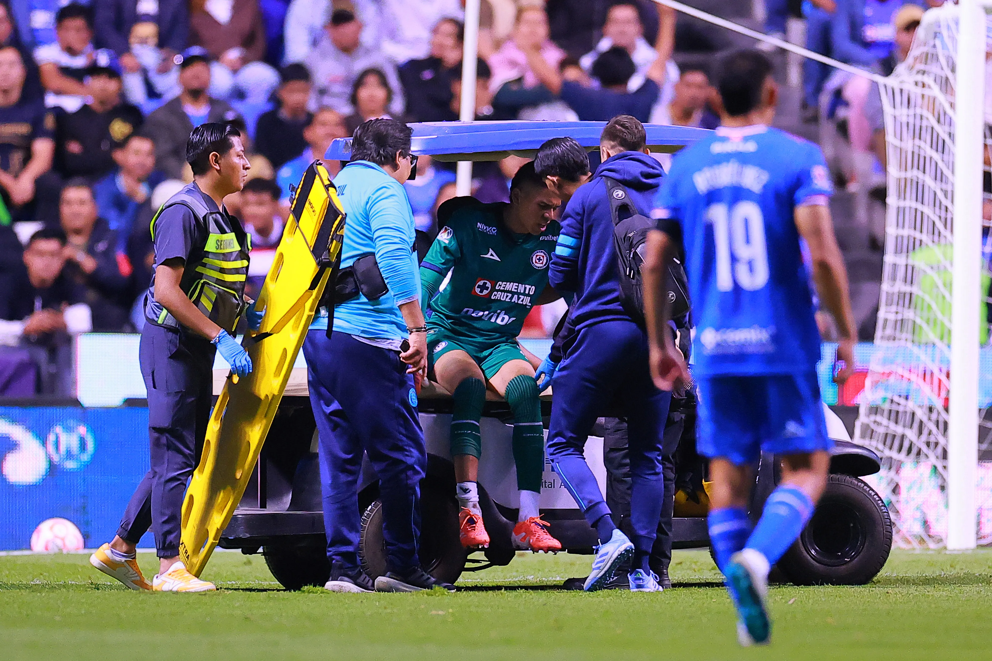 El momento de la lesión de Kevin Mier [Foto: Getty]