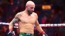 Alexander Volkanovski juega ante Diego Lopes.