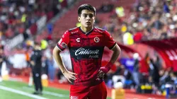Gil Mora, afuera del equipo ante Rayados.