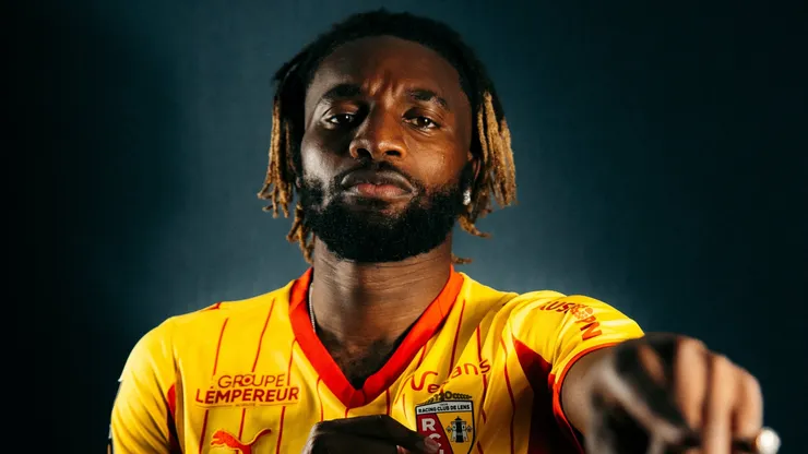 Afición del América indignada con Maximin.