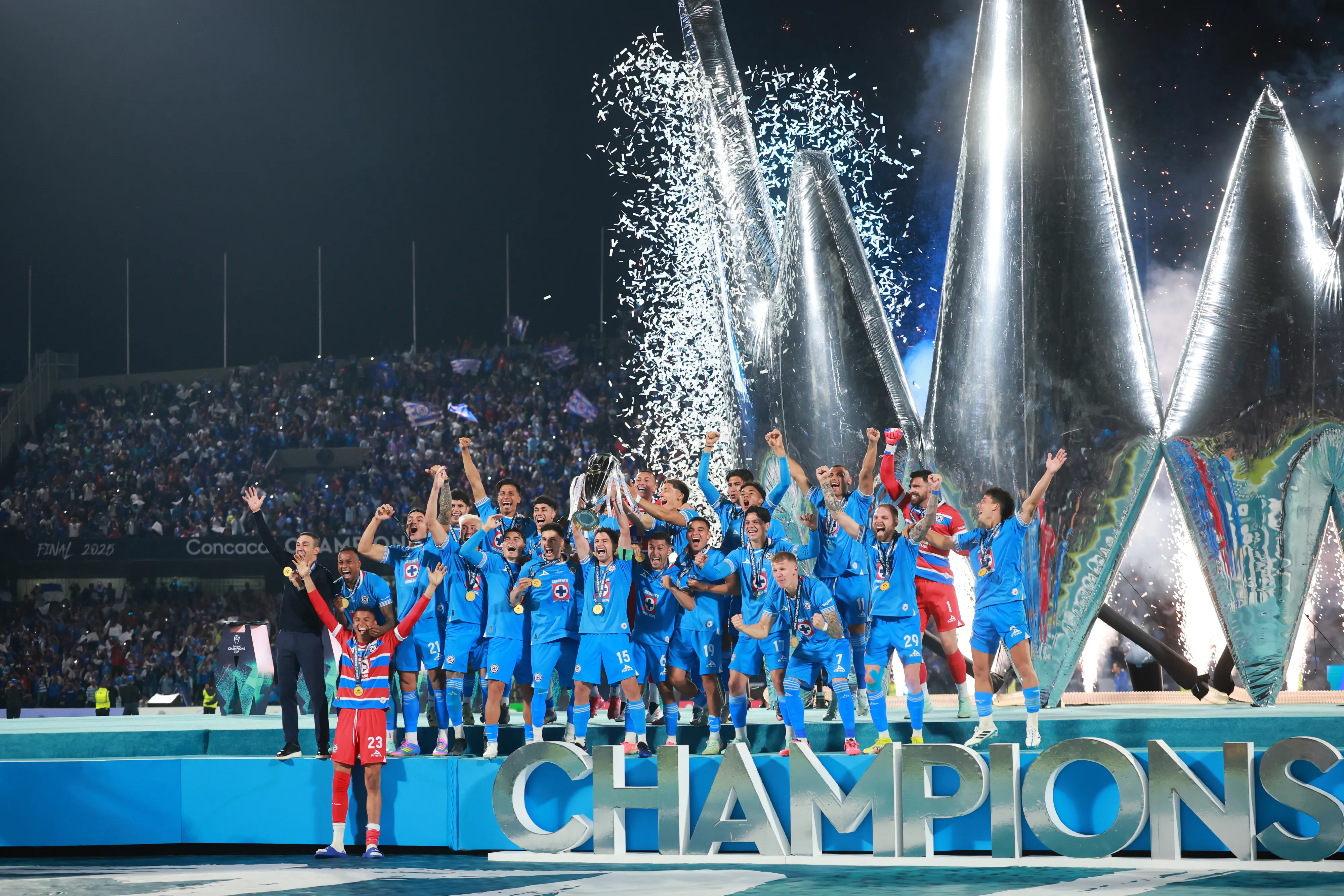 Cruz Azul comienza la defensa del título de CONCACAF [Foto: Getty]