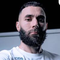 ¿Juega Benzema? Las alineaciones de Al-Okhdood vs. Al-Hilal