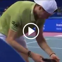 Reviso su celular en pleno partido y no volvió a ganar un punto