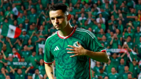 Álvaro Fidalgo con la playera de la Selección Mexicana