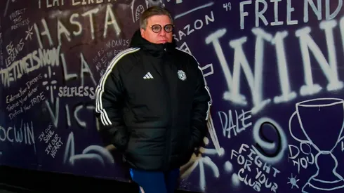 Miguel Herrera con la indumentaria de Costa Rica