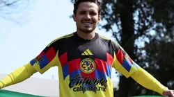 Raphael Veiga no salta al campo ante Monterrey.