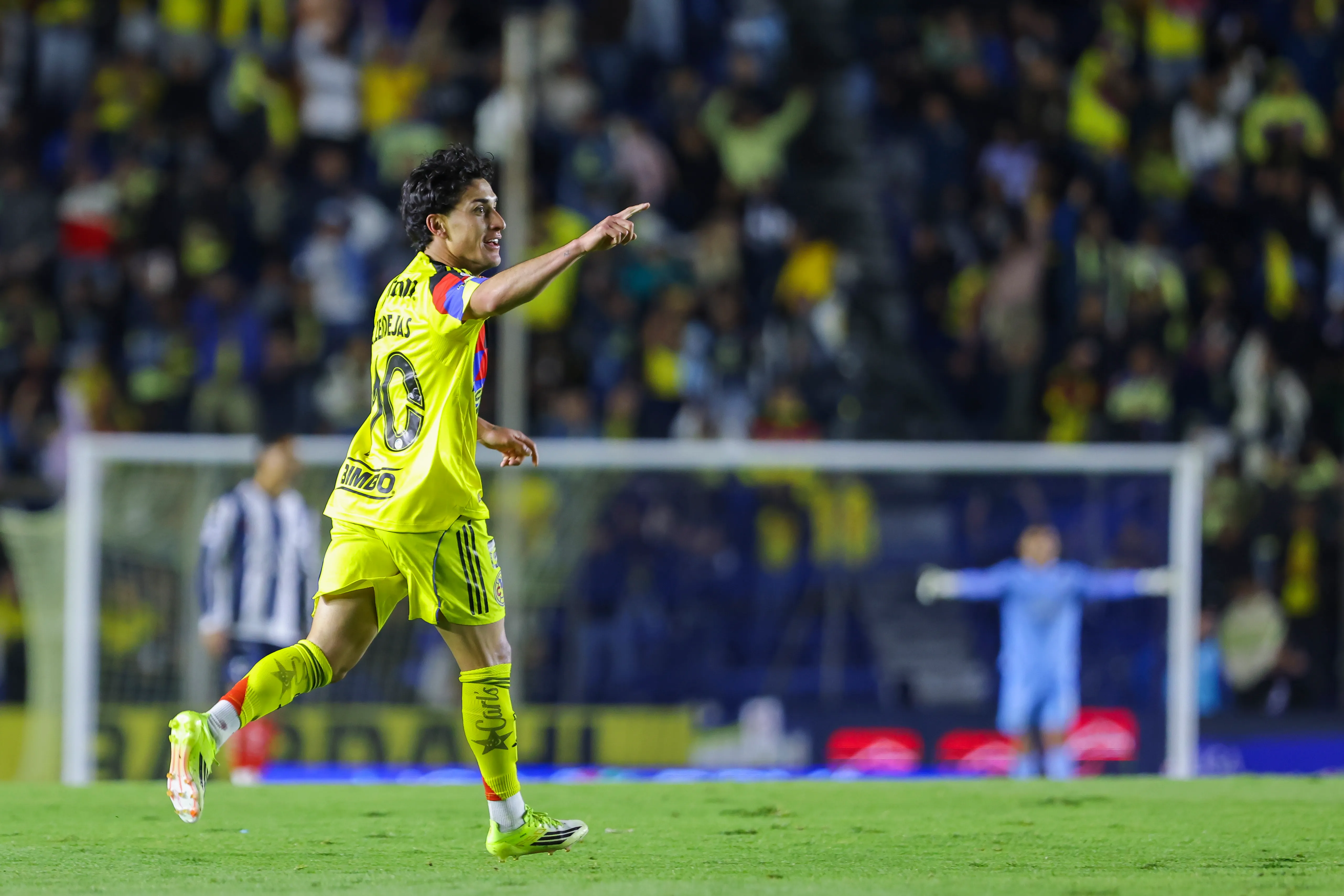 Zendejas convirtió el 1-0 de América vs. Rayados [Foto: Getty]
