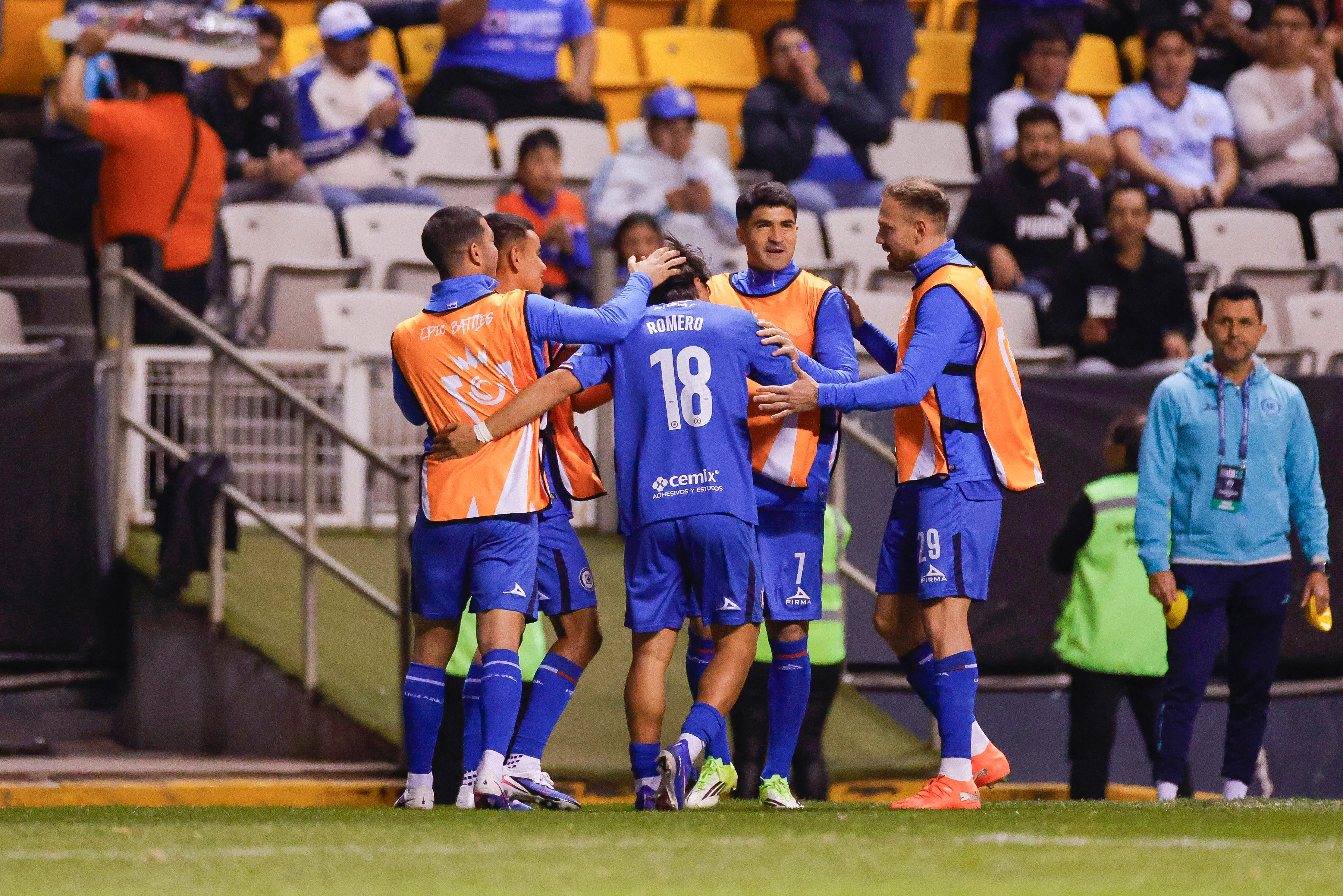 Cruz Azul aplastó a Vancouver y está en octavos [foto: Getty]