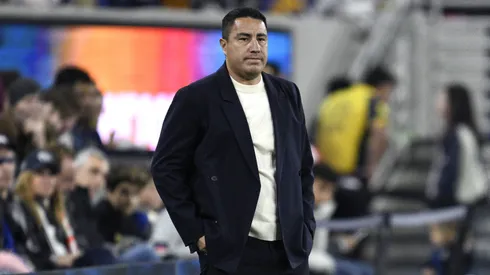 Efraín Juárez, en la cuerda floja en Pumas.