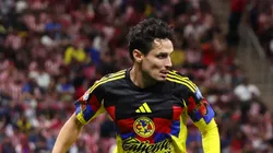 Raphael Veiga víctima de una burla post partido.