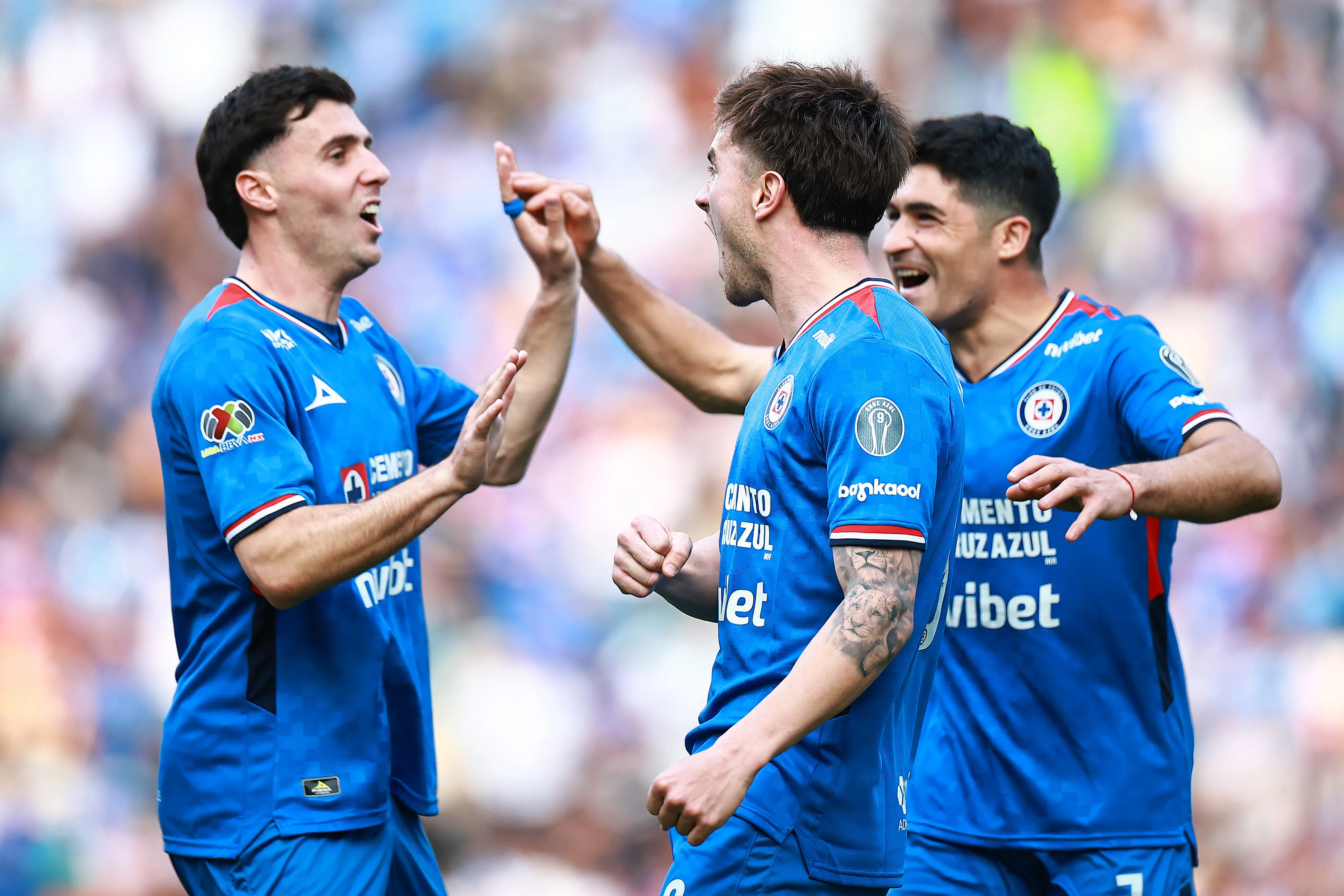 Cruz Azul venció por 2-1 a Tigres (Getty Images)