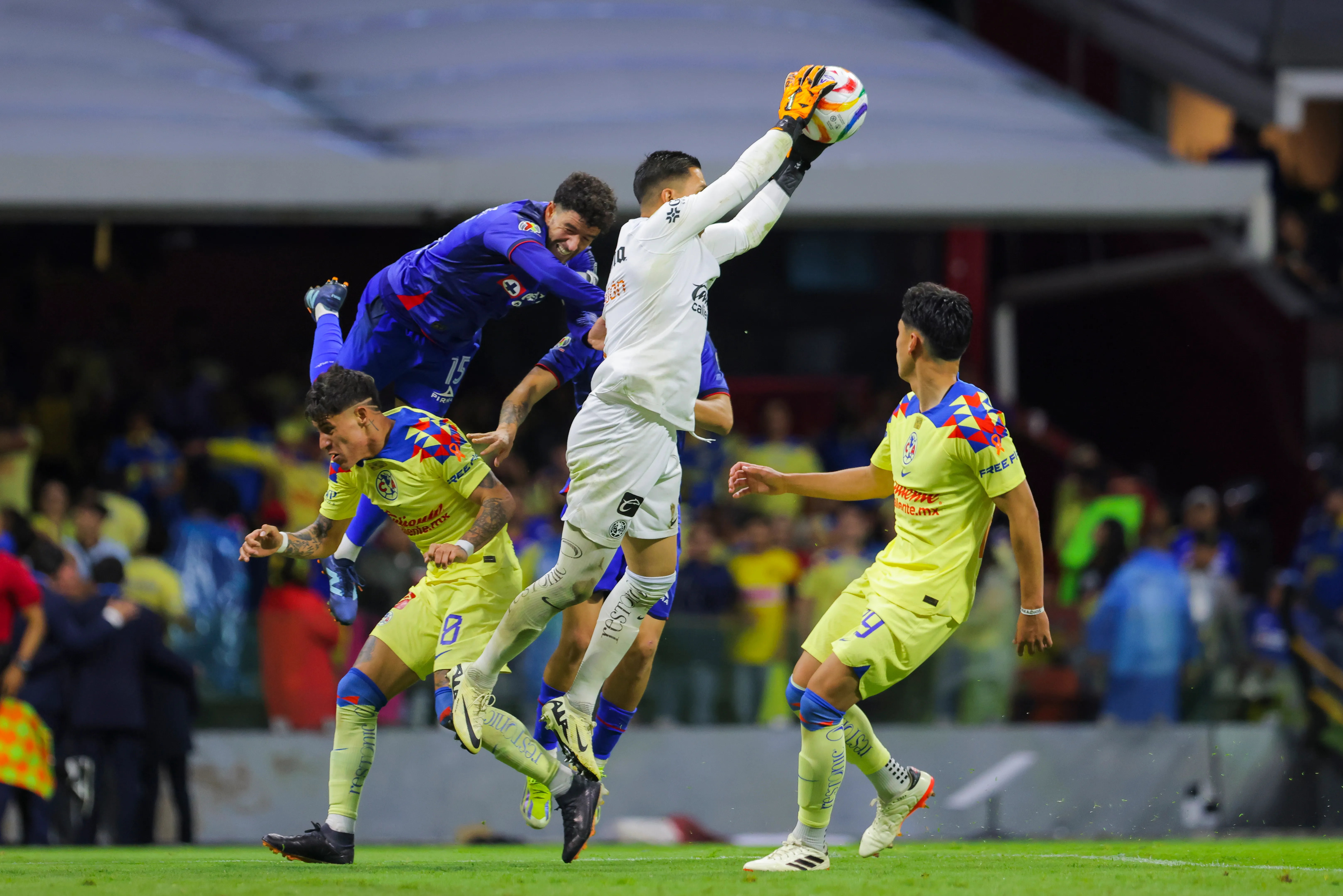 El último Clásico Joven en el Estadio Azteca fue en la final del Clausura 2024 (Getty Images)