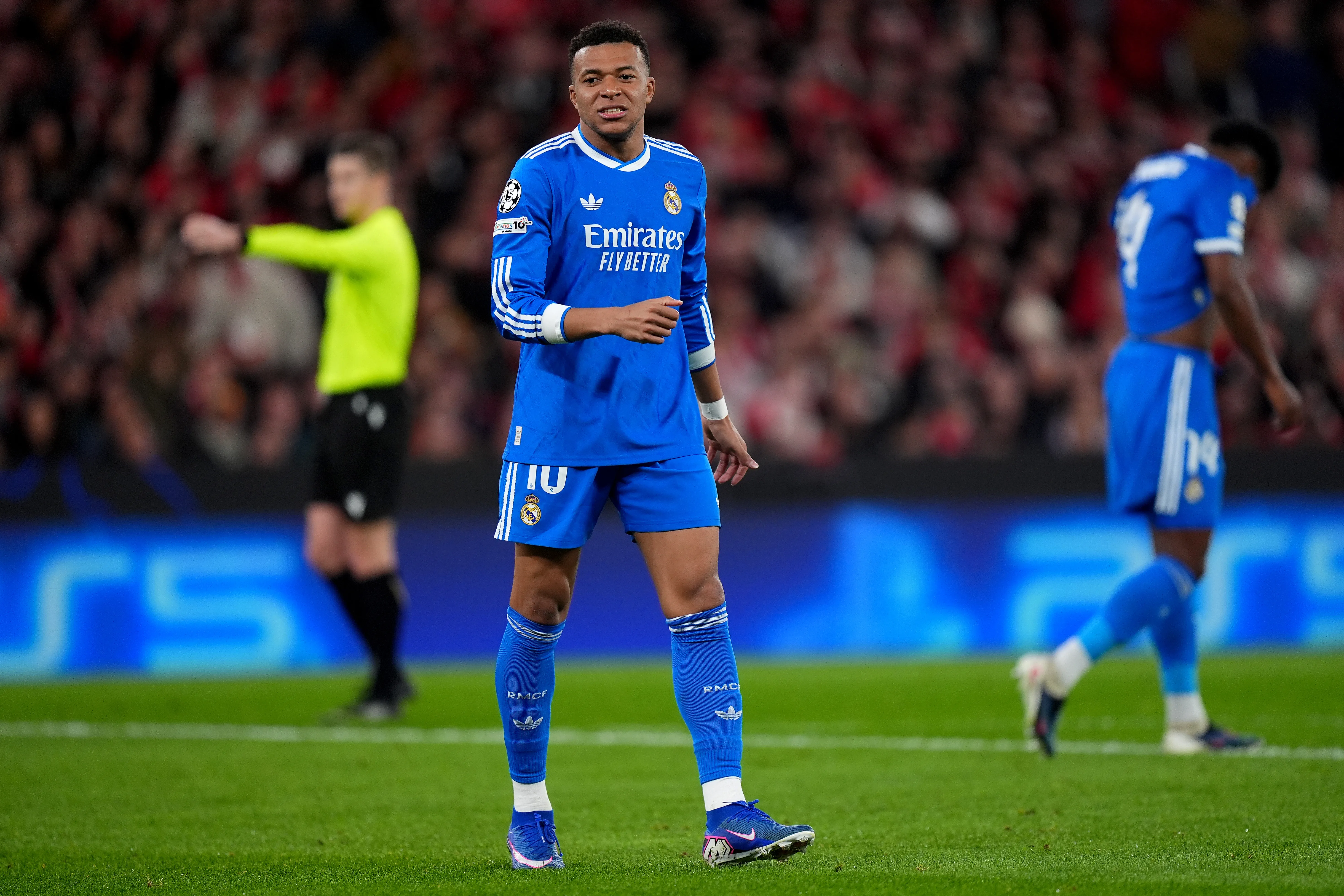 Empate a ceros en el Benfica vs Real Madrid al término del primer tiempo