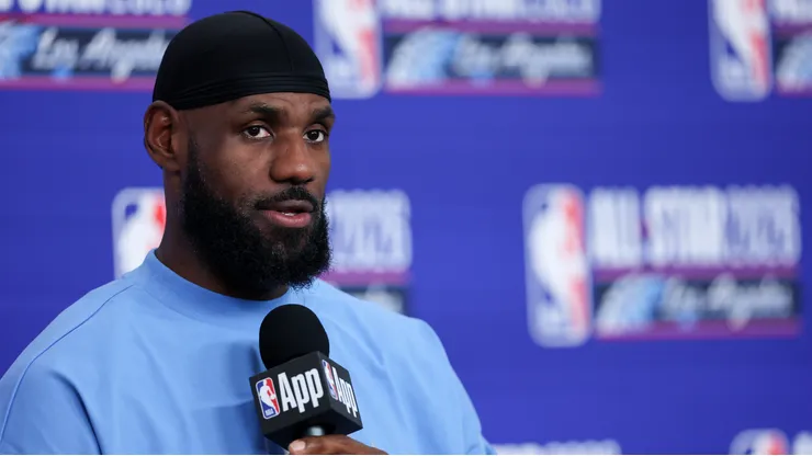 LeBron James cambió su vida para poder continuar en la NBA.