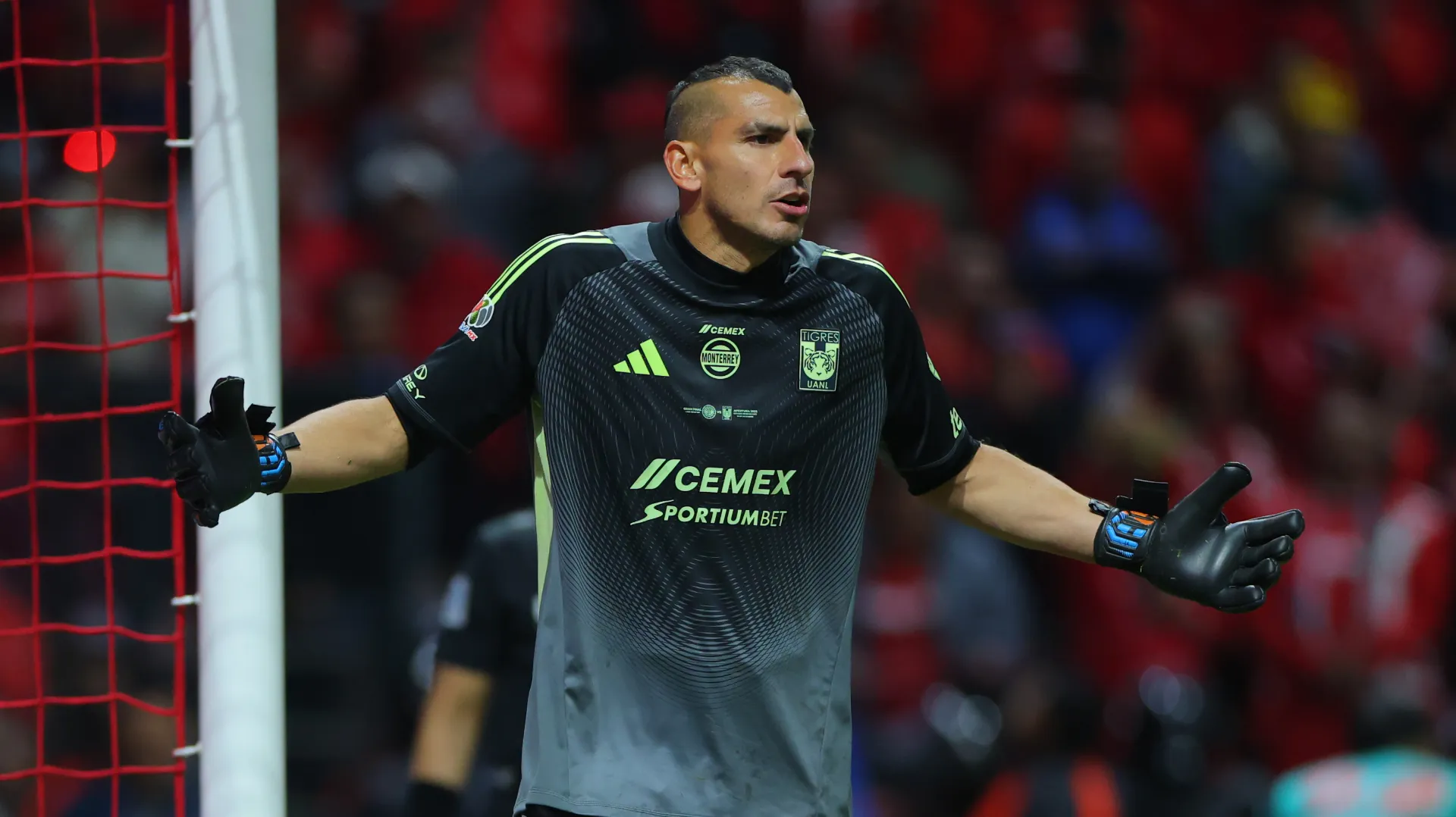 Nahuel Guzmán también se sumará a las transmisiones de TV Azteca. (GETTY IMAGES)