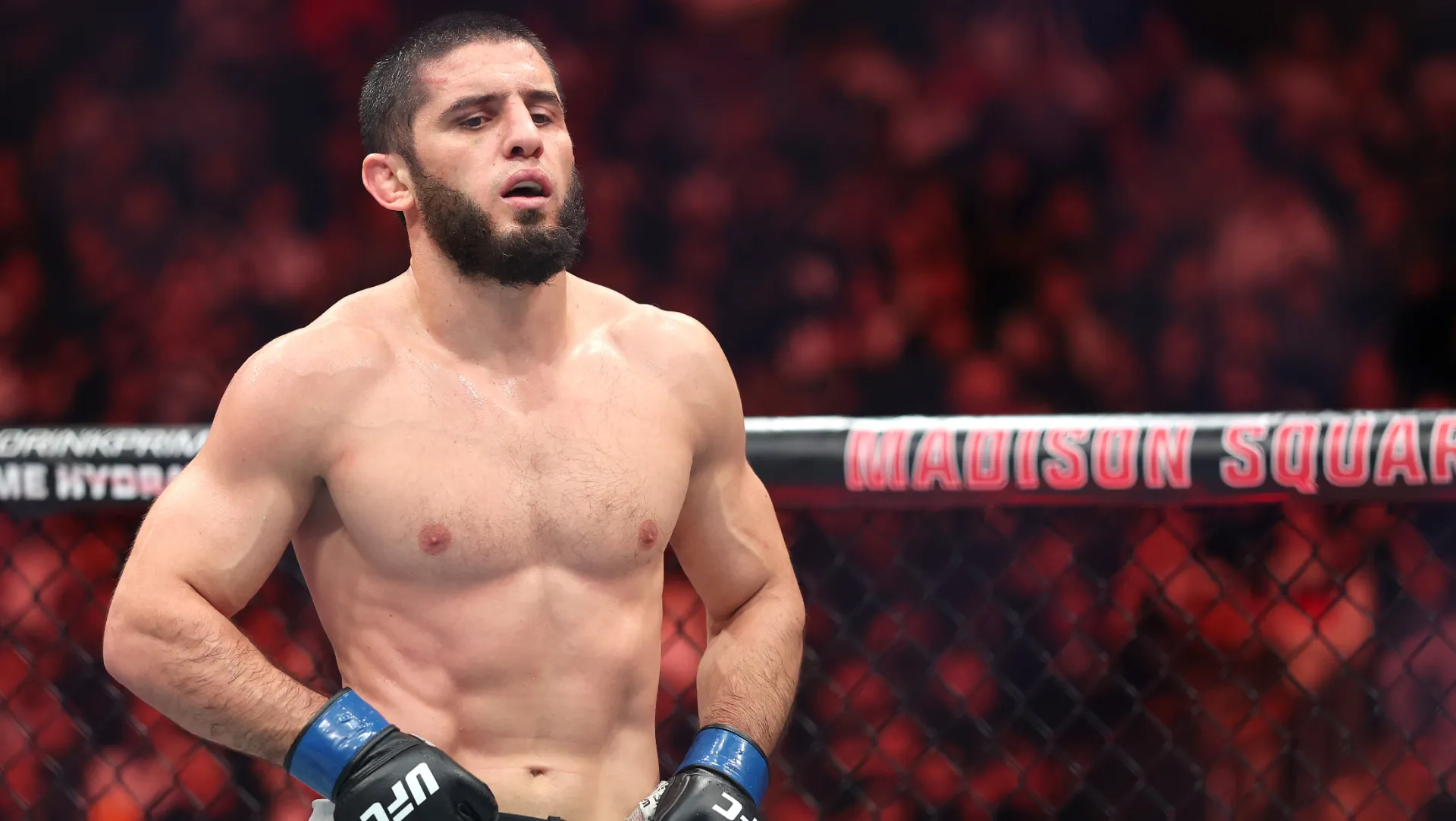 Islam Makhachev reveló que no peleará con Ilia Topuria. (GETTY IMAGES)
