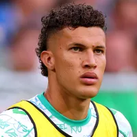 Nelson Deossa contó que un jugador de Rayados lo convenció de ir a Betis