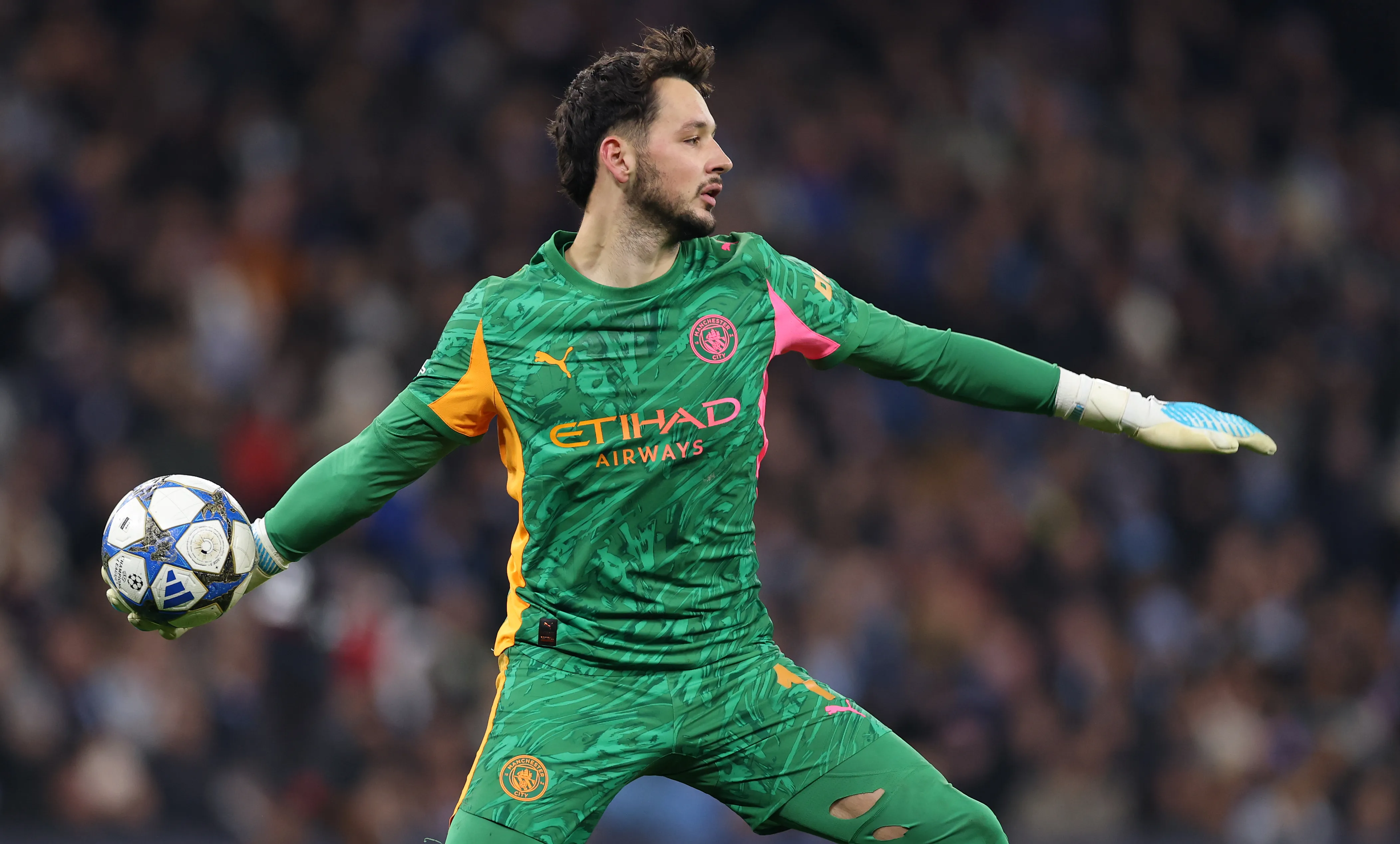 James Traffford en un  partido de Champions League ante Bayer 04 Leverkusen (GETTY IMAGES)