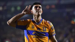 Juan Brunetta, a la banca ante los 'Tuzos'.