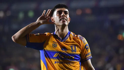 Juan Brunetta, a la banca ante los 'Tuzos'.