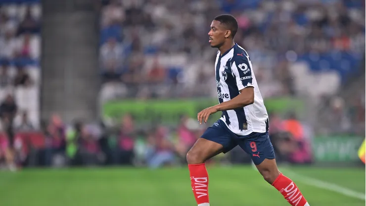 Anthony Martial se perderá el juego de Rayados ante Pumas UNAM.