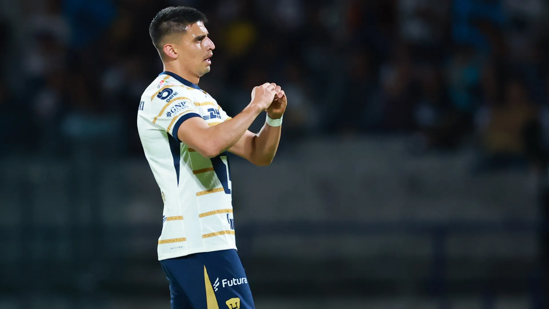 Guillermo Martínez no será titular en Pumas UNAM vs. Rayados de Monterrey. (GETTY IMAGES)