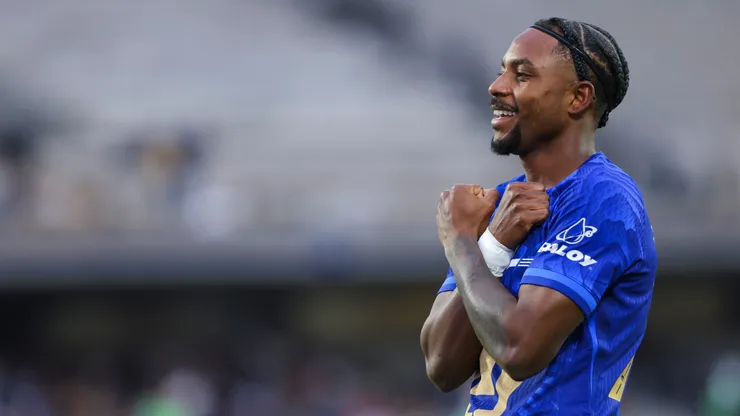 Angulo anotó dos goles ante Rayados.