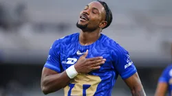 Álvaro Angulo marcó los dos goles de Pumas UNAM en el triunfo sobre Monterrey.