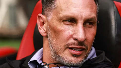 Chaco Giménez le da consejo a Gil Mora por su lesión