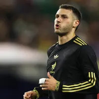 Santiago Giménez regresaría después de su lesión