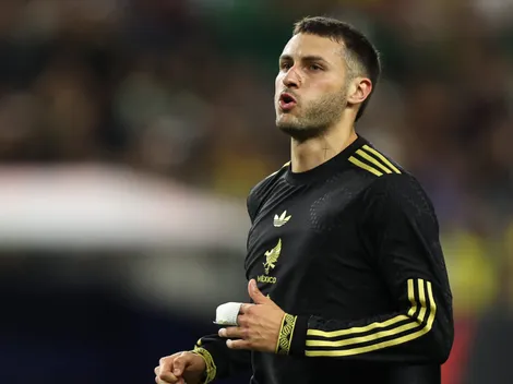 Santiago Giménez regresaría después de su lesión