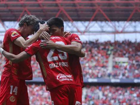 Toluca le arrebata el liderato a Chivas con victoria