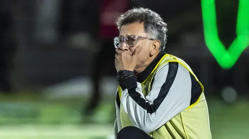 CIUDAD JUAREZ, MEXICO - NOVEMBER 6: Juan Carlos Osorio head coach of Tijuana gestures during the 16th round match between FC Juarez and Tijuana as part of the Torneo Apertura 2024 Liga MX at Olimpico Benito Juarez on November 6, 2024 in Ciudad Juarez, Mexico. (Photo by Francisco Vega/Getty Images)